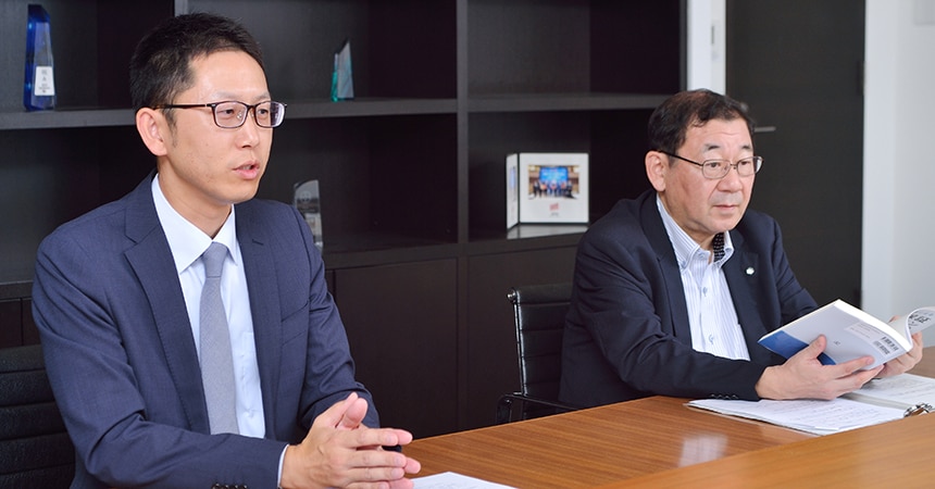 左から岡山ひかり法律事務所 森 智幸 弁護士、北海道銀行 融資部 上席融資役 佐々木 宏之 氏