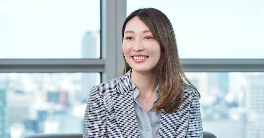 石堂 伶奈氏